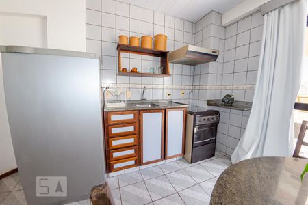Cozinha de apartamento para alugar com 1 quarto, 40m² em Cachoeira do Bom Jesus, Florianópolis