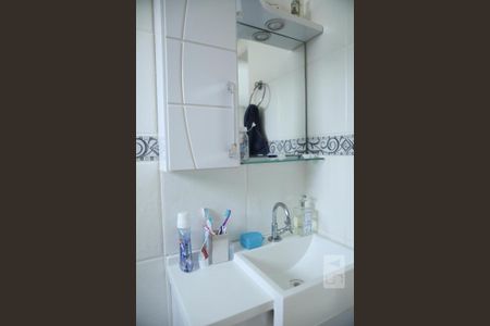 Casa de condomínio à venda com 55m², 2 quartos e 1 vagaBanheiro