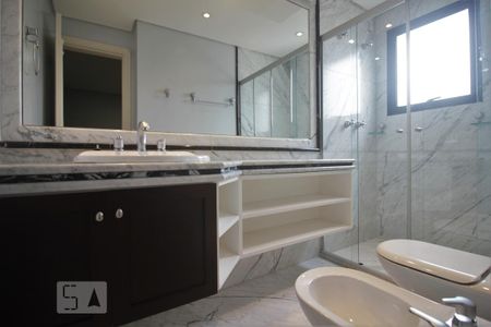 Apartamento para alugar com 370m², 4 quartos e 5 vagasSuíte 2