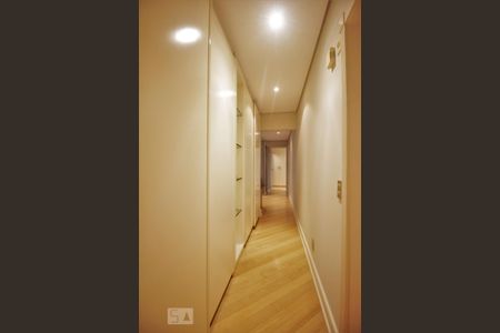 Apartamento para alugar com 370m², 4 quartos e 5 vagasCorredor