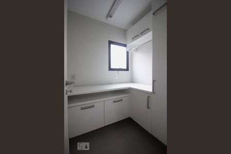 Apartamento para alugar com 370m², 4 quartos e 5 vagasQuarto de Serviço