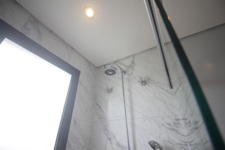 Apartamento para alugar com 370m², 4 quartos e 5 vagasChuveiro