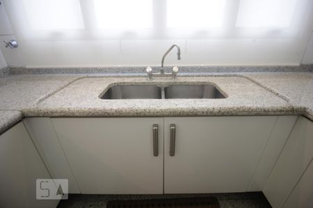 Apartamento para alugar com 370m², 4 quartos e 5 vagasPia
