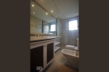 Apartamento para alugar com 370m², 4 quartos e 5 vagasBanheiro 1 da suíte 1
