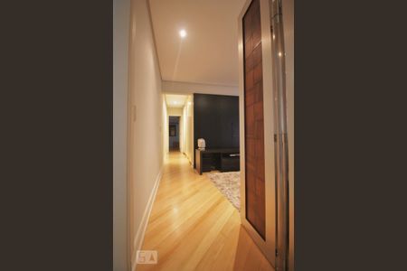 Apartamento para alugar com 370m², 4 quartos e 5 vagasCorredor