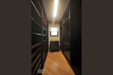Apartamento para alugar com 370m², 4 quartos e 5 vagasCloset