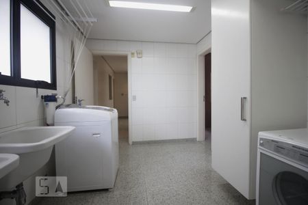 Apartamento para alugar com 370m², 4 quartos e 5 vagasÁrea de Serviço