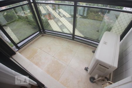 Apartamento para alugar com 370m², 4 quartos e 5 vagasVaranda