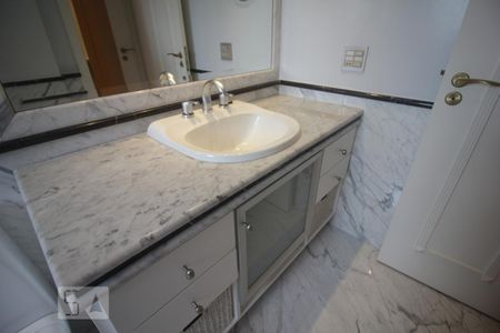 Apartamento para alugar com 370m², 4 quartos e 5 vagasPia