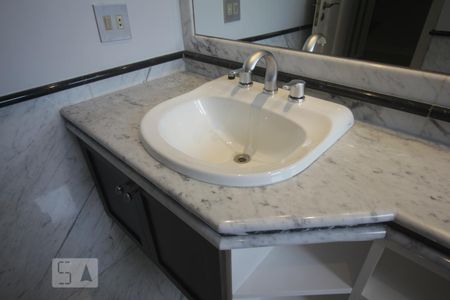 Apartamento para alugar com 370m², 4 quartos e 5 vagasPia