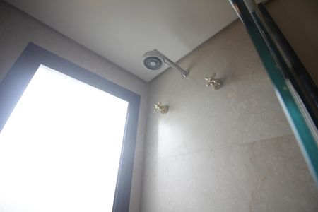 Apartamento para alugar com 370m², 4 quartos e 5 vagasChuveiro