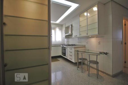Apartamento para alugar com 370m², 4 quartos e 5 vagasCozinha
