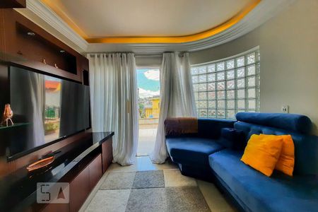 Casa à venda com 250m², 3 quartos e 4 vagasSala