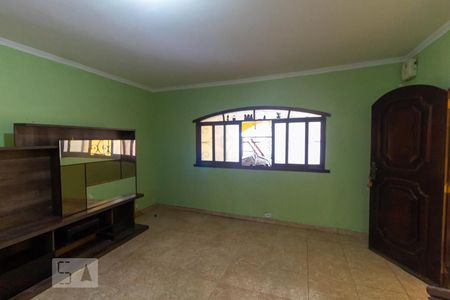 Casa à venda com 230m², 4 quartos e 2 vagas Casa à venda com 230m², 4 quartos e 2 vagasSala