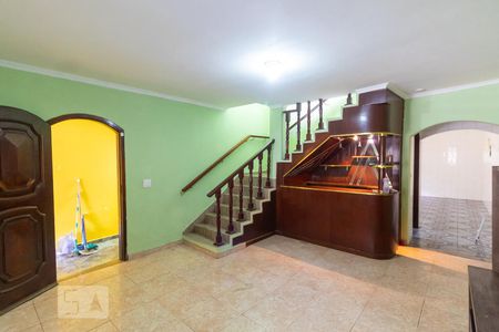 Casa à venda com 230m², 4 quartos e 2 vagas Casa à venda com 230m², 4 quartos e 2 vagasSala