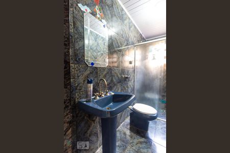 Casa à venda com 230m², 4 quartos e 2 vagas Casa à venda com 230m², 4 quartos e 2 vagasBanheiro 1