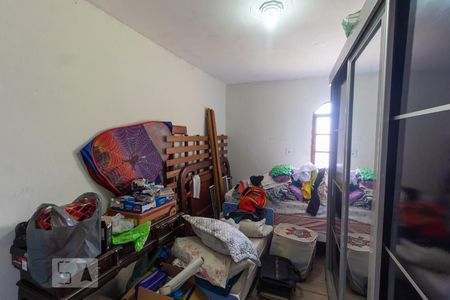 Casa à venda com 230m², 4 quartos e 2 vagas Casa à venda com 230m², 4 quartos e 2 vagasQuarto 4