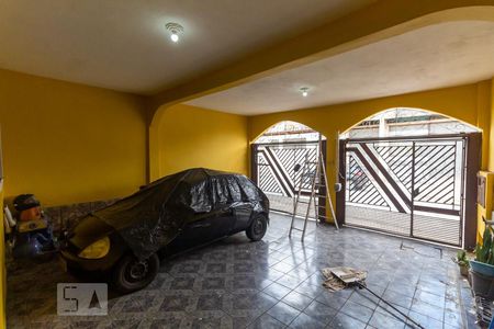 Casa à venda com 230m², 4 quartos e 2 vagas Casa à venda com 230m², 4 quartos e 2 vagasGaragem