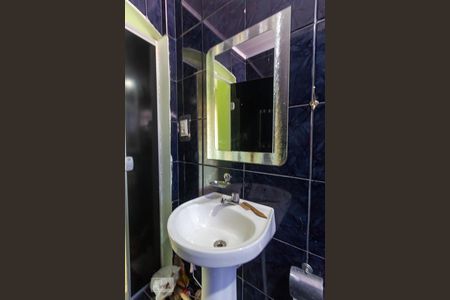 Casa à venda com 230m², 4 quartos e 2 vagas Casa à venda com 230m², 4 quartos e 2 vagasBanheiro 2