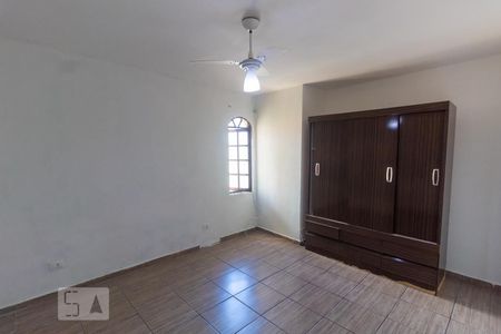 Casa à venda com 230m², 4 quartos e 2 vagas Casa à venda com 230m², 4 quartos e 2 vagasQuarto 2
