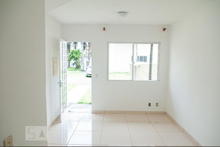Sala de casa para alugar com 2 quartos, 55m² em Taquara, Rio de Janeiro