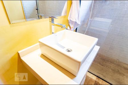 Casa à venda com 166m², 2 quartos e 2 vagasBanheiro Social