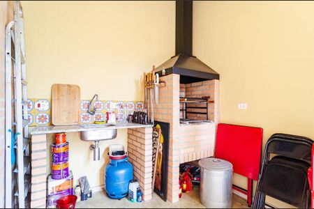 Casa à venda com 166m², 2 quartos e 2 vagasChurrasqueira