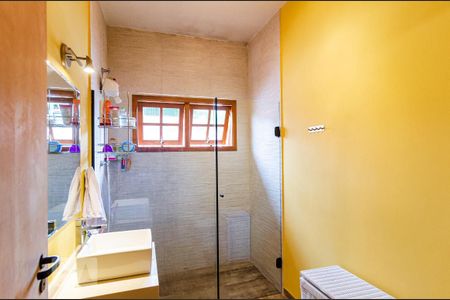 Casa à venda com 166m², 2 quartos e 2 vagasBanheiro Social