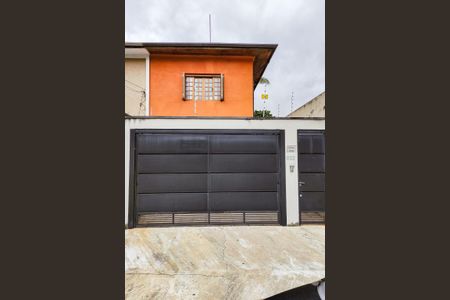 Casa à venda com 166m², 2 quartos e 2 vagasFachada