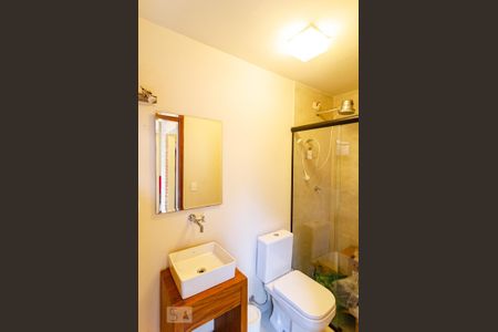 Casa à venda com 166m², 2 quartos e 2 vagasBanheiro de Serviço