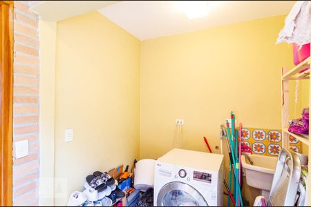 Casa à venda com 166m², 2 quartos e 2 vagasLavanderia