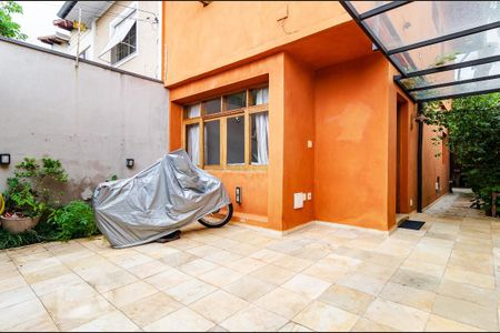 Casa à venda com 166m², 2 quartos e 2 vagasGaragem