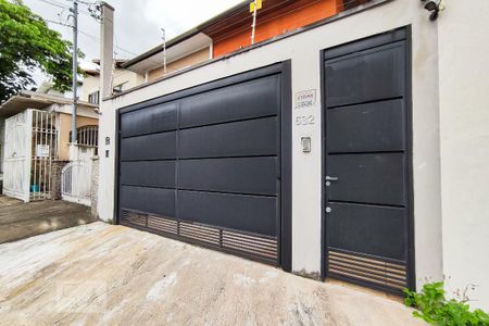 Casa à venda com 166m², 2 quartos e 2 vagasFachada