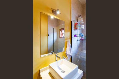 Casa à venda com 166m², 2 quartos e 2 vagasBanheiro Social