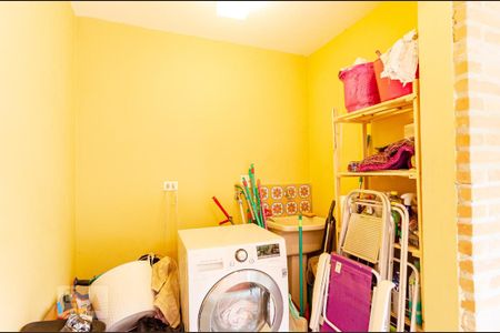 Casa à venda com 166m², 2 quartos e 2 vagasLavanderia