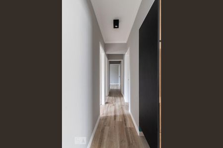 Corredor de apartamento para alugar com 3 quartos, 110m² em Cerqueira César, São Paulo