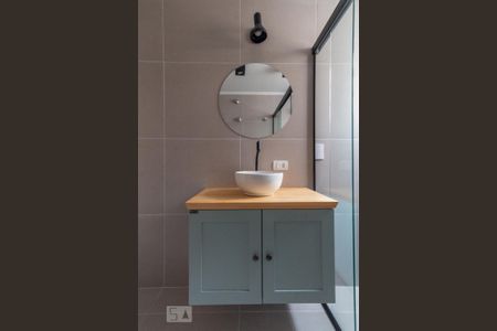 Apartamento à venda com 110m², 3 quartos e 1 vaga Apartamento à venda com 110m², 3 quartos e 1 vagaBanheiro da suíte