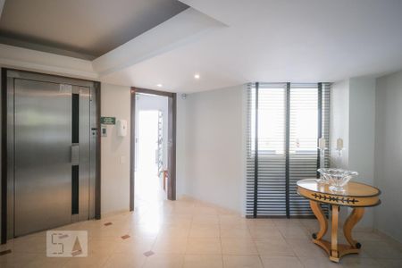 Apartamento para alugar com 440m², 2 quartos e 2 vagas Apartamento para alugar com 440m², 2 quartos e 2 vagasHall de Entrada