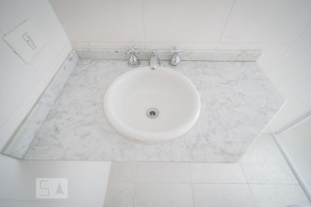 Apartamento para alugar com 440m², 2 quartos e 2 vagas Apartamento para alugar com 440m², 2 quartos e 2 vagasDetalhe do Banheiro da Suite