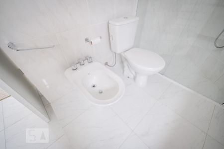 Apartamento para alugar com 440m², 2 quartos e 2 vagas Apartamento para alugar com 440m², 2 quartos e 2 vagasDetalhe do Banheiro da Suite