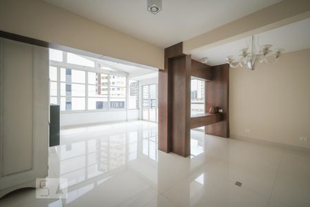 Sala de Estar de apartamento para alugar com 2 quartos, 440m² em Água Verde, Curitiba