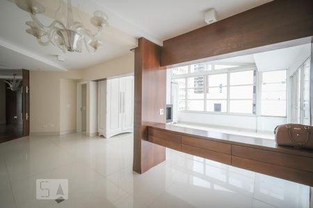 Sala de Estar de apartamento para alugar com 2 quartos, 440m² em Água Verde, Curitiba