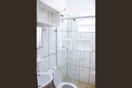 Banheiro de kitnet/studio para alugar com 1 quarto, 26m² em Jardim Esmeralda, São Paulo