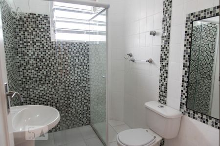 Casa para alugar com 100m², 3 quartos e 2 vagas Casa para alugar com 100m², 3 quartos e 2 vagasBanheiro