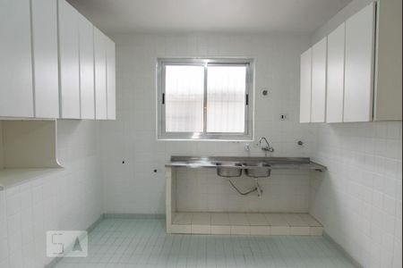 Casa para alugar com 100m², 3 quartos e 2 vagas Casa para alugar com 100m², 3 quartos e 2 vagasCozinha