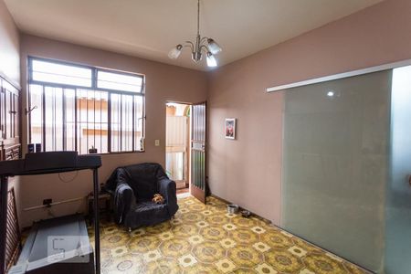 Sala 2 de casa à venda com 3 quartos, 400m² em Sagrada Família, Belo Horizonte