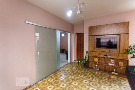 Sala 2 de casa à venda com 3 quartos, 400m² em Sagrada Família, Belo Horizonte