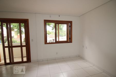 Suíte 1 de casa para alugar com 2 quartos, 145m² em Jardim Itu, Porto Alegre