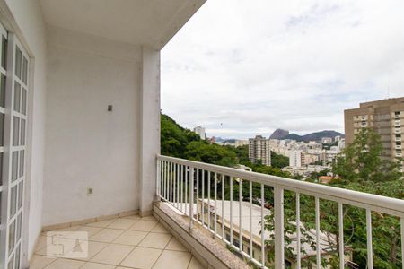 Casa à venda com 630m², 8 quartos e 5 vagas Casa à venda com 630m², 8 quartos e 5 vagasVaranda Suite 3