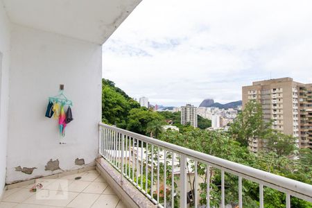 Casa à venda com 630m², 8 quartos e 5 vagas Casa à venda com 630m², 8 quartos e 5 vagasVaranda Suite 4